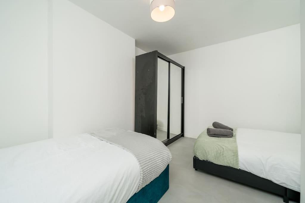 New 3Bed Stylish Apartment With Amazing Transport ロンドン エクステリア 写真