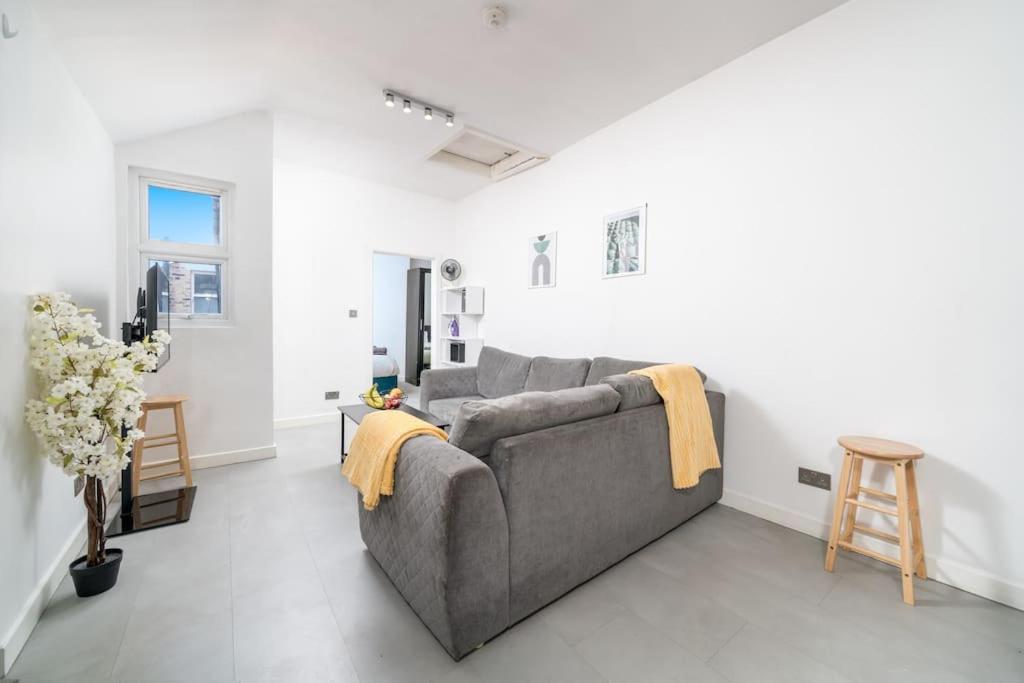 New 3Bed Stylish Apartment With Amazing Transport ロンドン エクステリア 写真