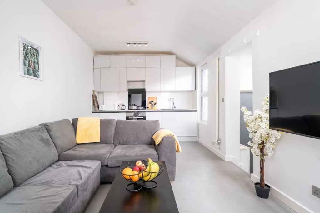 New 3Bed Stylish Apartment With Amazing Transport ロンドン エクステリア 写真