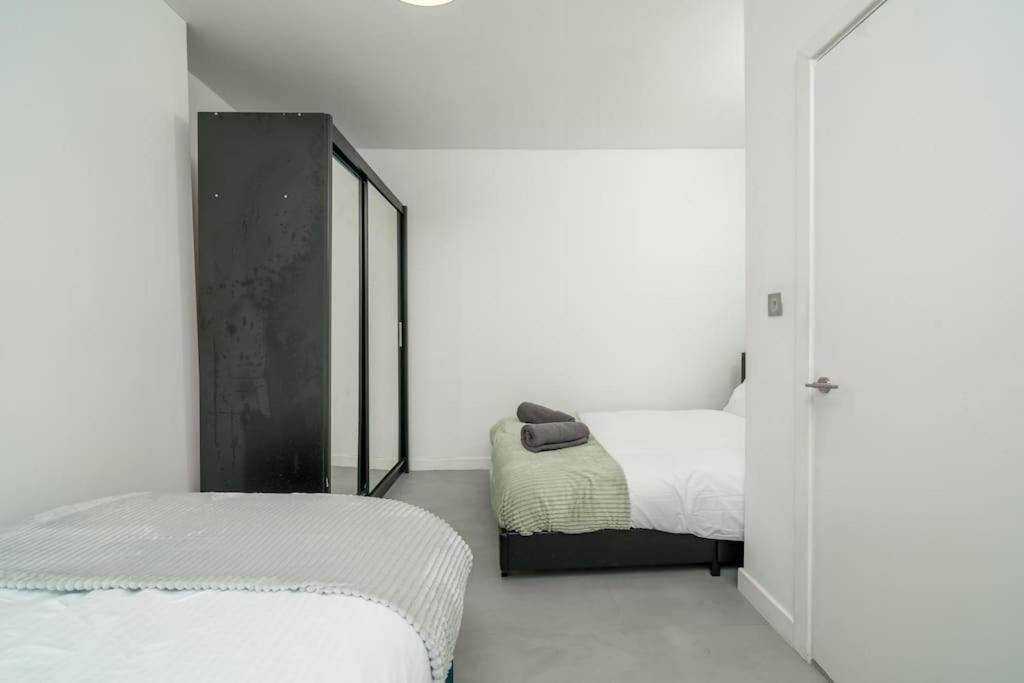 New 3Bed Stylish Apartment With Amazing Transport ロンドン エクステリア 写真