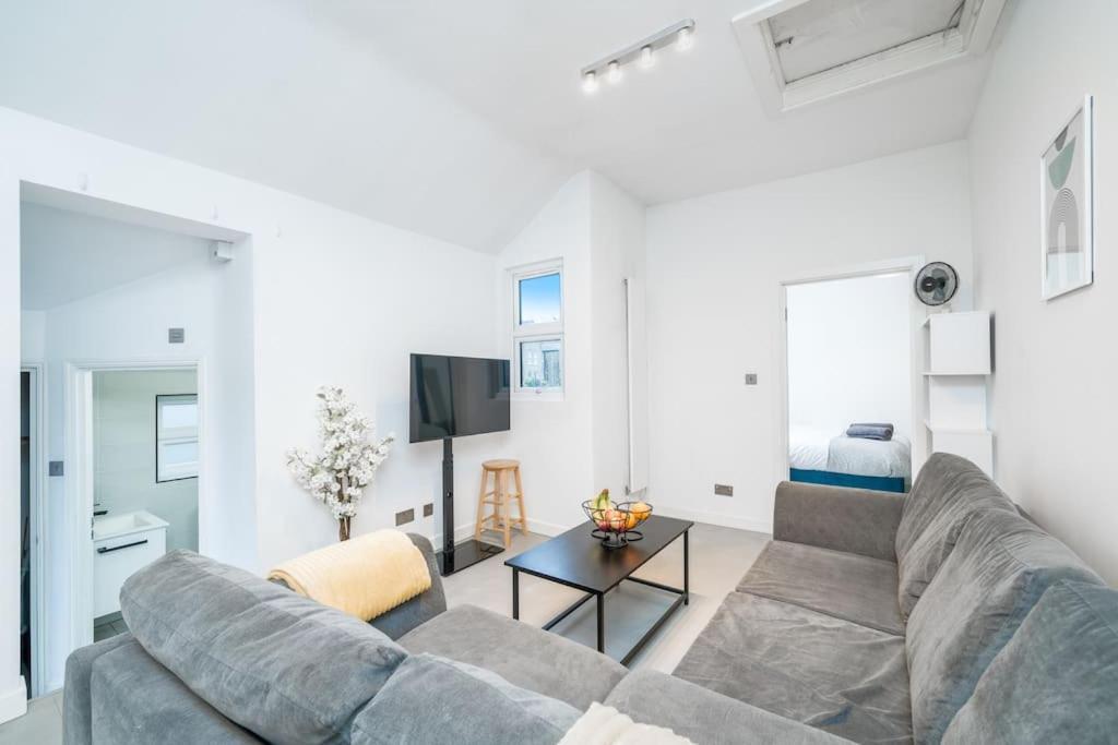New 3Bed Stylish Apartment With Amazing Transport ロンドン エクステリア 写真